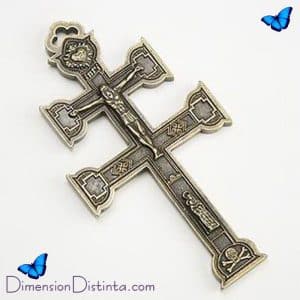 Cruz de Caravaca envejecido 16 cm acabado artesanal