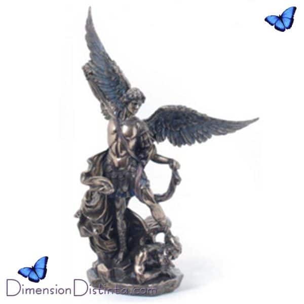 Imagen figura arcangel san miguel sobre demonio 26cm | DimensionDistinta