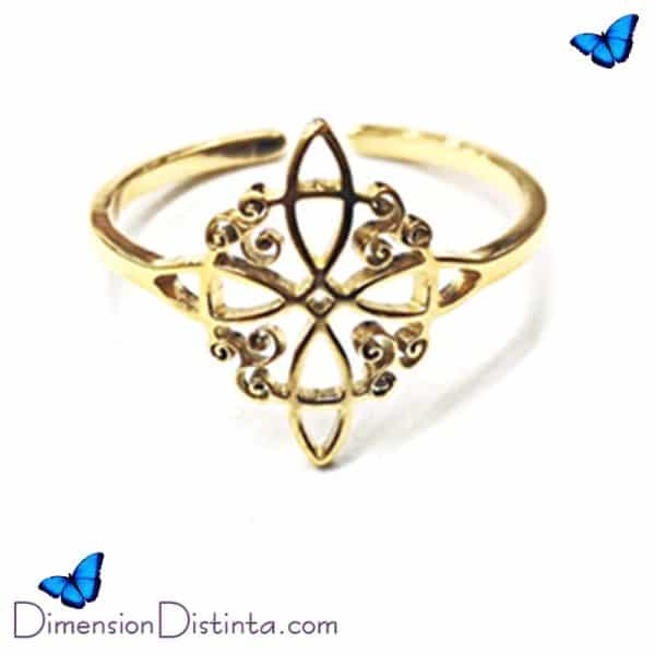 Imagen anillo acero dorado ajustable nudo de brujas | DimensionDistinta