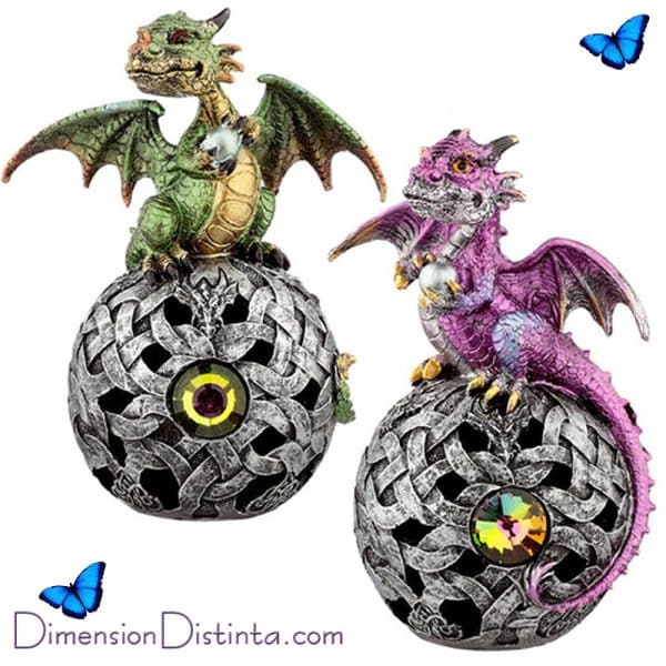 Imagen figura resina dragon con luz led con bola decorativa celta altura 18cm ancho 12cm profundidad 9 cm | DimensionDistinta
